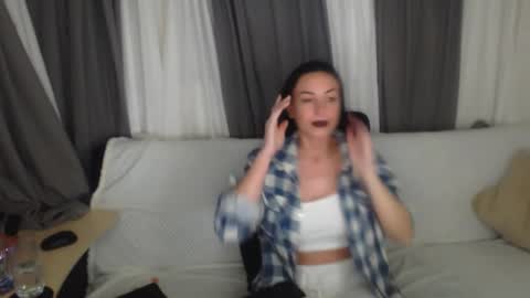 Carla online show from January 7, 5:29 pm