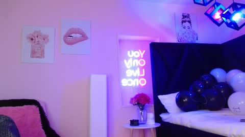 scarlett online show from October 24, 1:12 pm