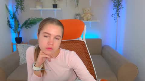 spicy_lexi online show from September 13, 6:27 am