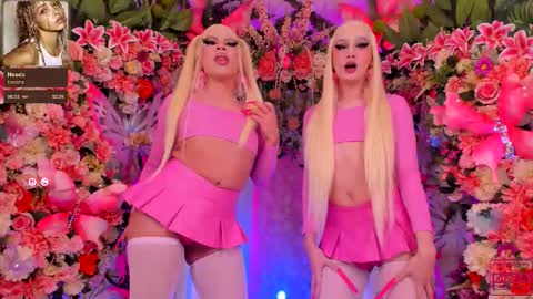 Snapshot of spicysluts chatting on October 16, 12:54 am  Alison  Sharon  online show from October 16, 12:54 am