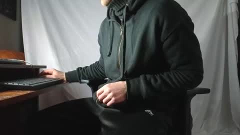 Marco. When Im offline you can view premium content in bio online show from November 26, 2:03 pm