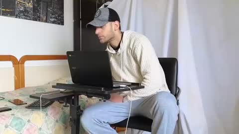 Snapshot of spider_0090 chatting on February 14, 8:42 am Marco. When Im offline you can view premium content in bio online show from February 14, 8:42 am