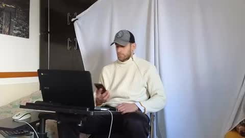 Snapshot of spider_0090 chatting on February 24, 11:10 am Marco. When Im offline you can view premium content in bio online show from February 24, 11:10 am
