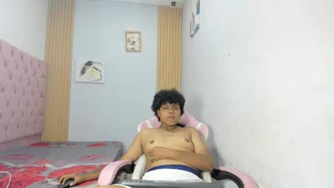 spiderdann_01 online show from March 12, 3:10 am