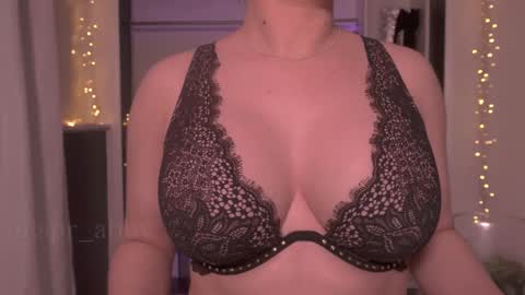 Abby online show from February 2, 11:32 pm