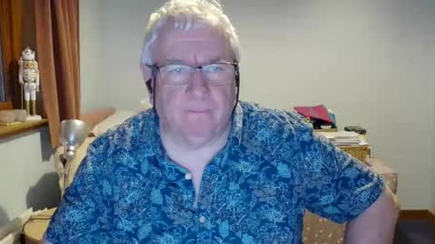 springtine online show from May 31, 11:06 pm