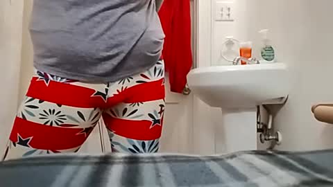 spunslut212 online show from July 2, 12:32 pm