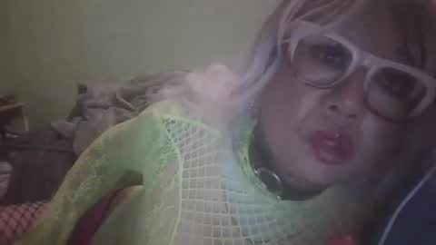 spunsluttycd online show from March 11, 10:40 am