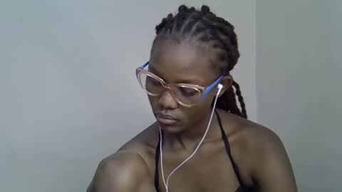 Tashy online show from November 15, 6:53 pm