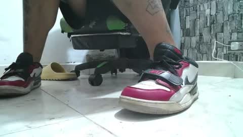 sr master cum its my old account online show from July 2, 3:23 am