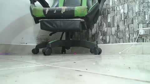 Snapshot of srfindomfeet_ chatting on September 27, 1:58 am sr master cum its my old account online show from September 27, 1:58 am