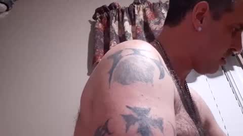 srnewton978 online show from January 31, 2:37 am