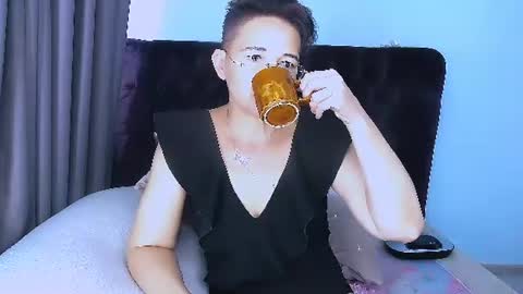 staceydarling online show from July 27, 5:27 am
