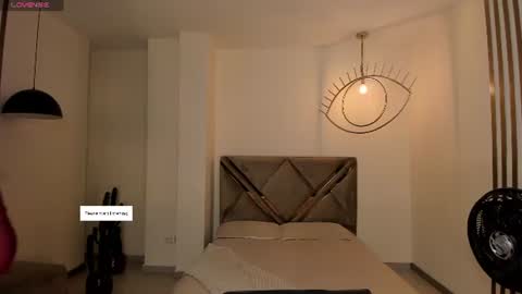 Stacy Woods online show from June 15, 11:02 am