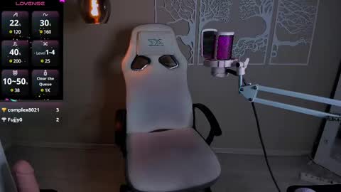 Stacy online show from December 12, 6:21 pm