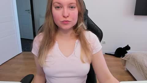 Stacy  online show from May 5, 10:43 am