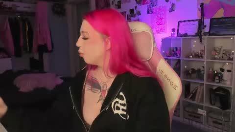 Stacy online show from August 3, 6:14 pm