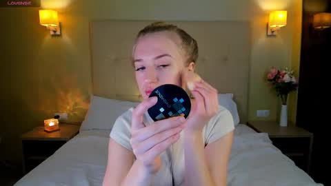 Stacy Mon Tue Wed Thu Fri Sun GMT GMT 3 1000am - 0400pm  online show from November 16, 9:00 am