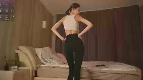 Chloe online show from March 14, 11:25 am