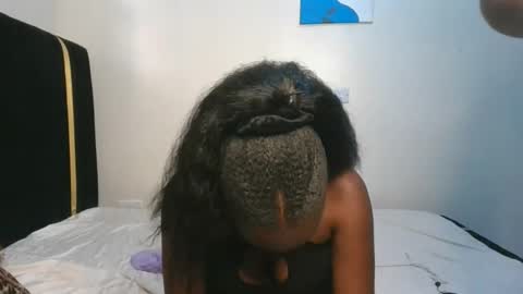 lia online show from March 3, 9:49 am