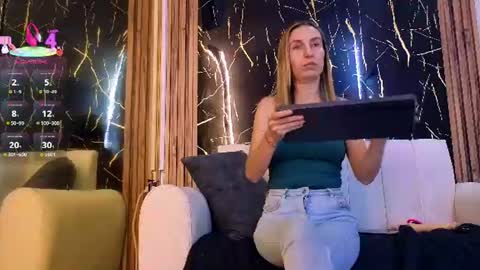 starlight_mature23_aws online show from July 11, 8:01 pm