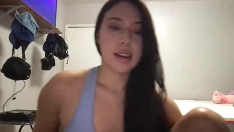 starlitdreams777 online show from March 1, 6:24 am