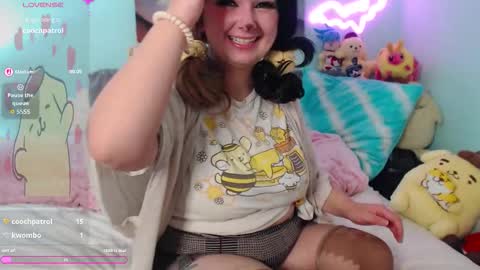 Snapshot of starsaturn chatting on October 22, 4:37 am Saturn online show from October 22, 4:37 am