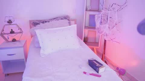 Yoko online show from November 4, 2:18 pm