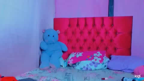 stassiebell online show from March 9, 2:27 am