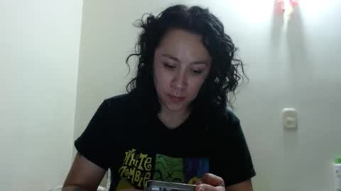 Snapshot of steel_girl chatting on October 1, 12:54 am Luna Fox online show from October 1, 12:54 am