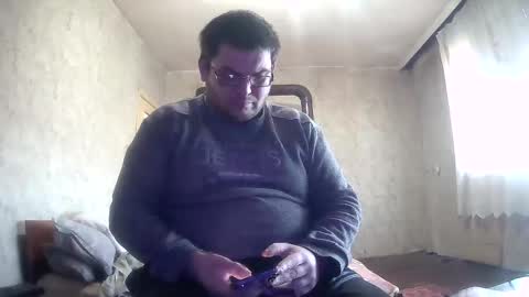 Snapshot of stefan90pt chatting on January 4, 7:45 am Stefan online show from January 4, 7:45 am