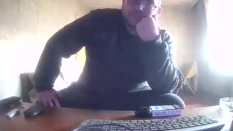 Snapshot of stefan90pt chatting on February 14, 9:13 am Stefan online show from February 14, 9:13 am