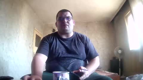 Snapshot of stefan90pt chatting on September 9, 9:42 am Stefan online show from September 9, 9:42 am