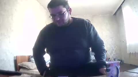 Snapshot of stefan90pt chatting on December 16, 7:15 am Stefan online show from December 16, 7:15 am