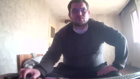 Snapshot of stefan90pt chatting on December 17, 9:50 am Stefan online show from December 17, 9:50 am