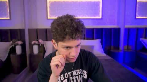 Esrefan online show from February 15, 7:34 pm