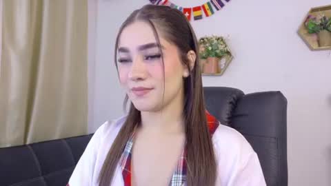 stefannycipriani_ online show from July 12, 4:21 pm