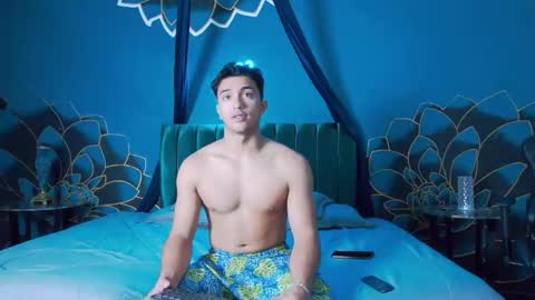 Stefano online show from November 6, 12:30 pm