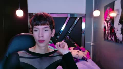 stefany piink online show from June 5, 12:43 pm