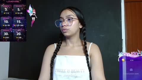 Stefanny lopez online show from December 17, 11:39 am