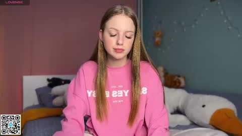 STEFI  Streams every day from 10 PM GTM1  online show from January 11, 8:04 pm