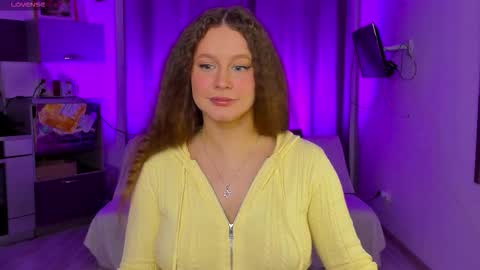 Snapshot of stella_pretty0 chatting on October 4, 2:15 pm Stella online show from October 4, 2:15 pm