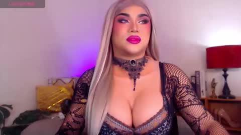 CALL ME STELLA online show from November 12, 2:58 am