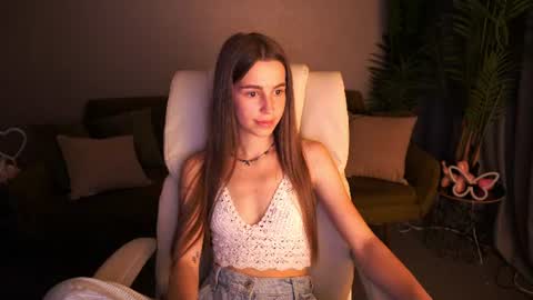 stellahoneywell online show from June 20, 8:48 pm