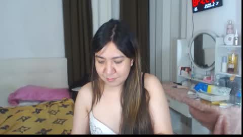 Stella online show from May 3, 6:36 pm