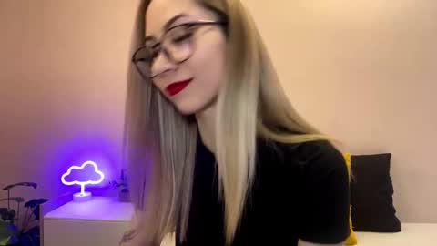 Alexia online show from December 19, 9:27 am