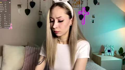 Alexia online show from May 2, 3:45 am