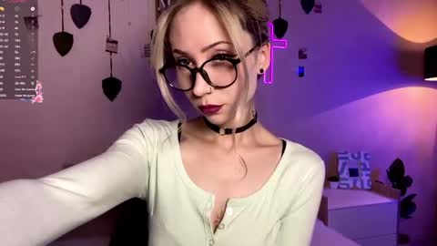 Alexia online show from May 1, 3:22 am
