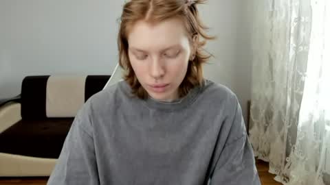 S T E L L A online show from May 3, 11:05 am