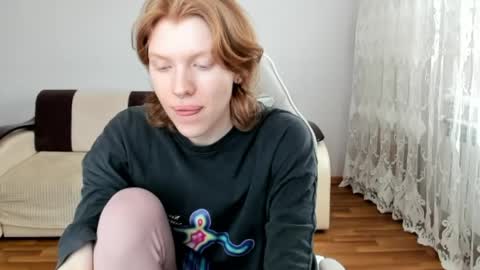 S T E L L A online show from April 27, 11:19 am